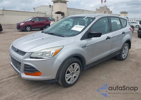 2015 Ford Escape S z USA, uszkodzony, nr VIN 1FMCU0F79FUB23122
